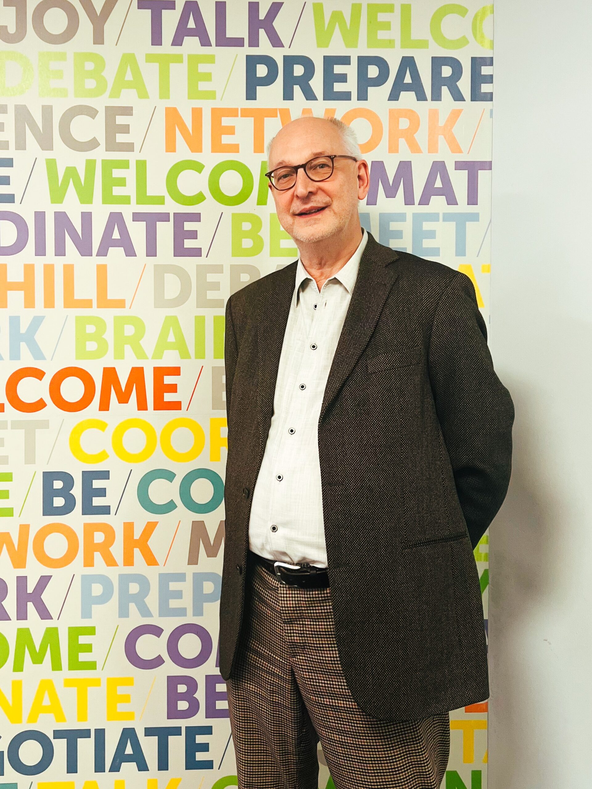 Bild von Uwe Mohr - Goehte Institut Frankfurt - während Interview bei MEET/N/WORK